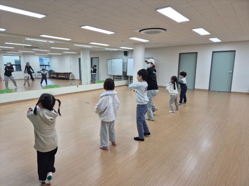 KakaoTalk_20250318_125402732_03.jpg